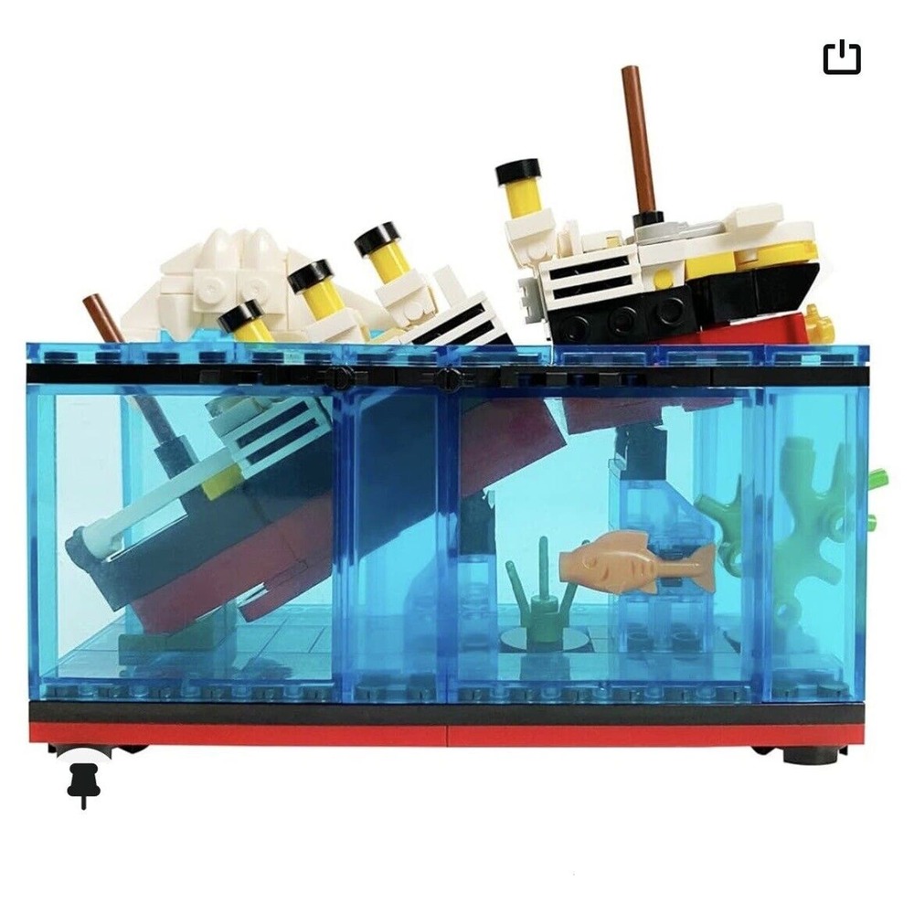 Titanic Building Set. Titanic Sinking.